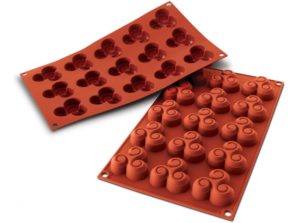 Silikomart SF062 15pcs 0.68 oz. Triskell Silicone Mold